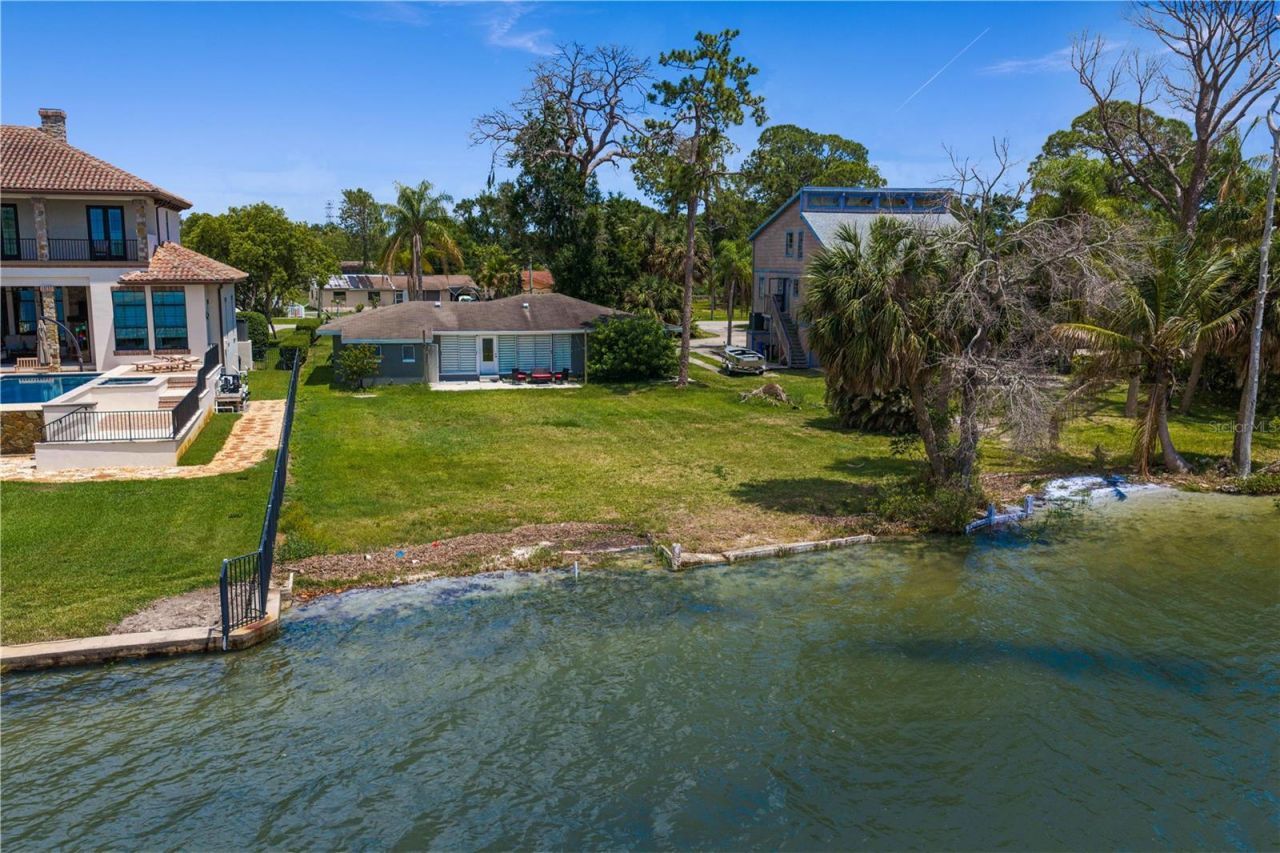 506 Shore Drive E, Oldsmar, FL 34677 Photo