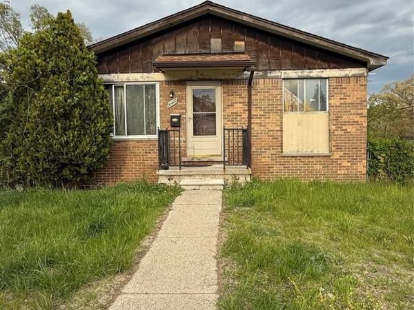 20400 Greenlawn Street, Detroit, MI 48221