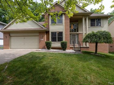 6926 Alden Drive , West Bloomfield Twp, MI 48324
