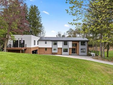 10459 Hyne Road, Brighton Twp, MI 48114