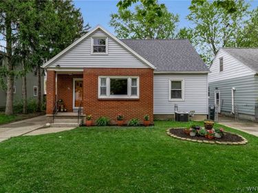 86 School Street, Kenmore, NY 14217