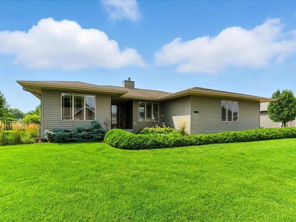 4320 Harvest Lane, Cedar Falls, IA 50613