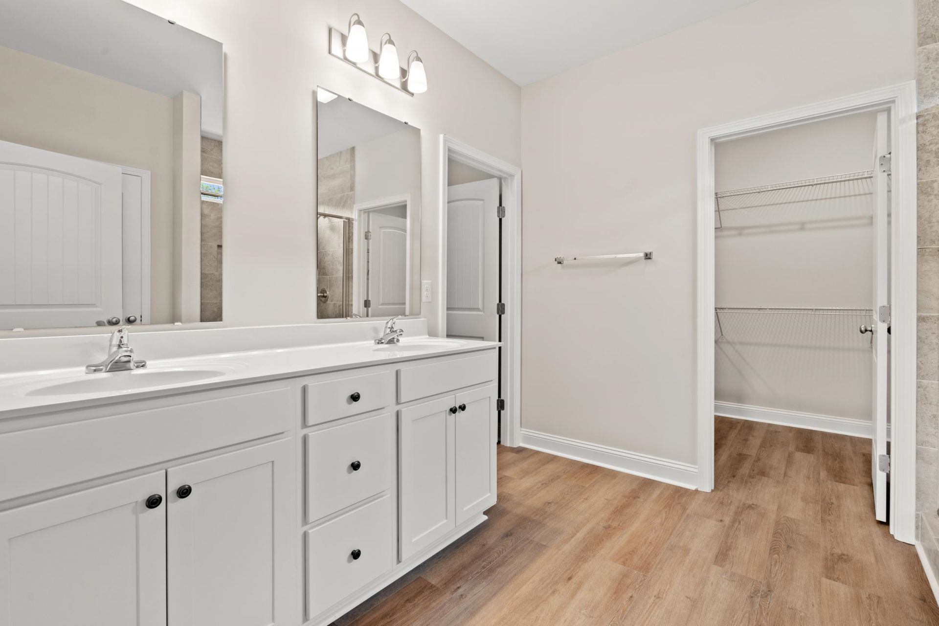 1417 Loop Circle  Photo 11
