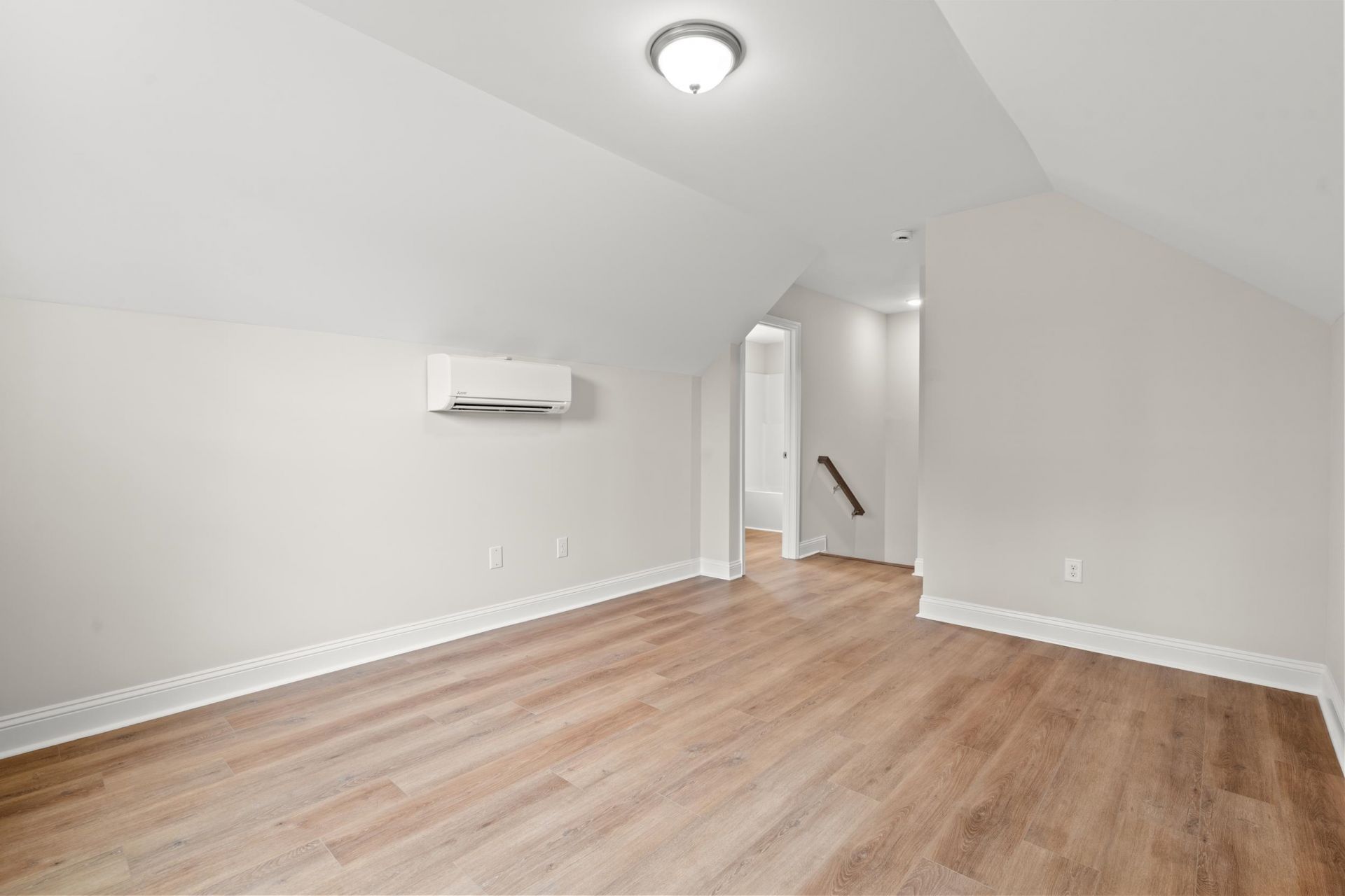 1417 Loop Circle  Photo 20