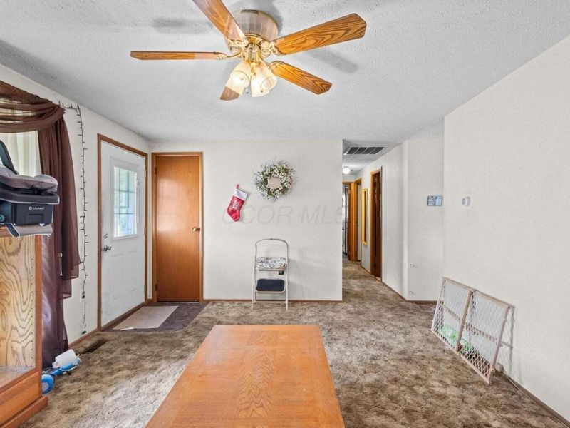 834 Vancouver Drive , Marion, OH 43302 Photo 3