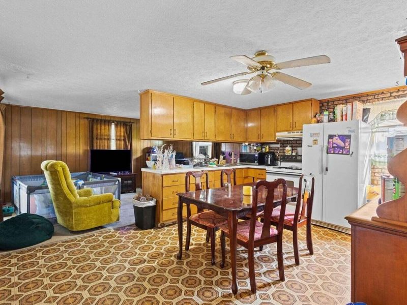 834 Vancouver Drive , Marion, OH 43302 Photo 5