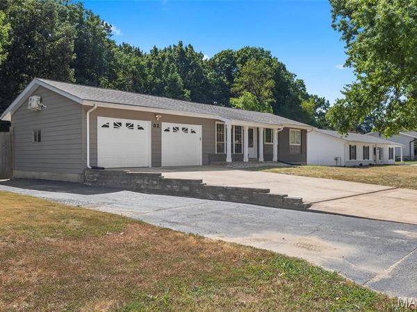 82 May Valley Lane , Fenton, MO 63026