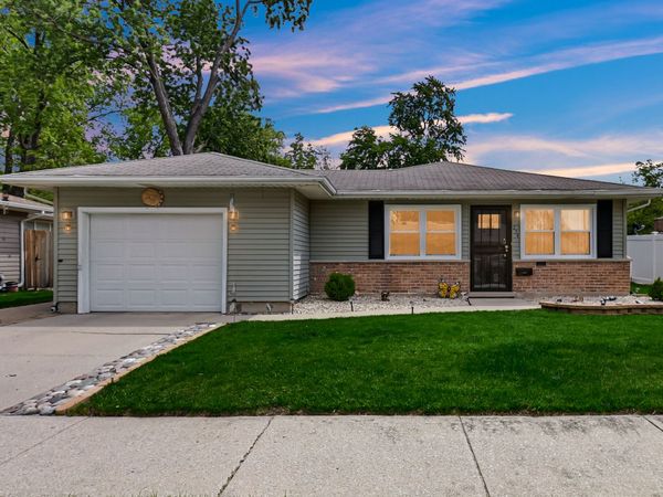 254 Green Street , Park Forest, IL 60466