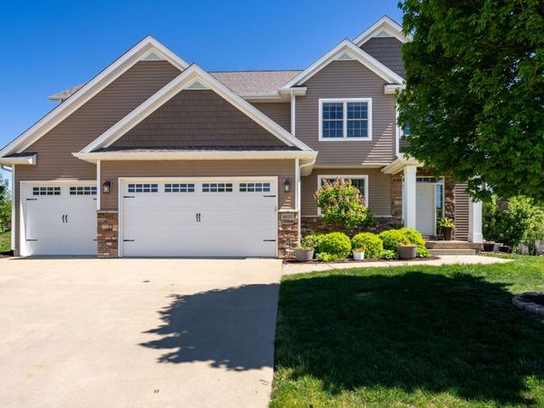 6151 Spring Circle , Davenport, IA 52807