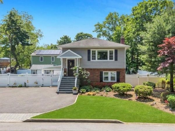 4 Florence Street, Nesconset, NY 11767