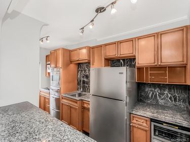 470 N Broadway , Unit B34, Yonkers, NY 10701