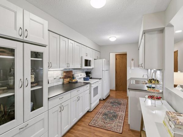 2710 Dale Street N, Unit B107, Roseville, MN 55113