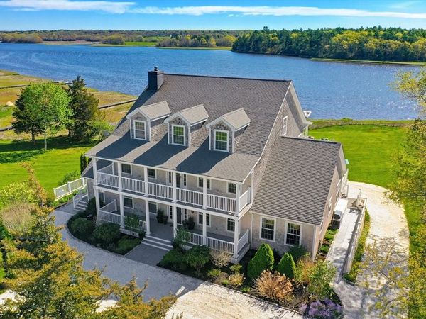 922 Drift Rd, Westport, MA 02790