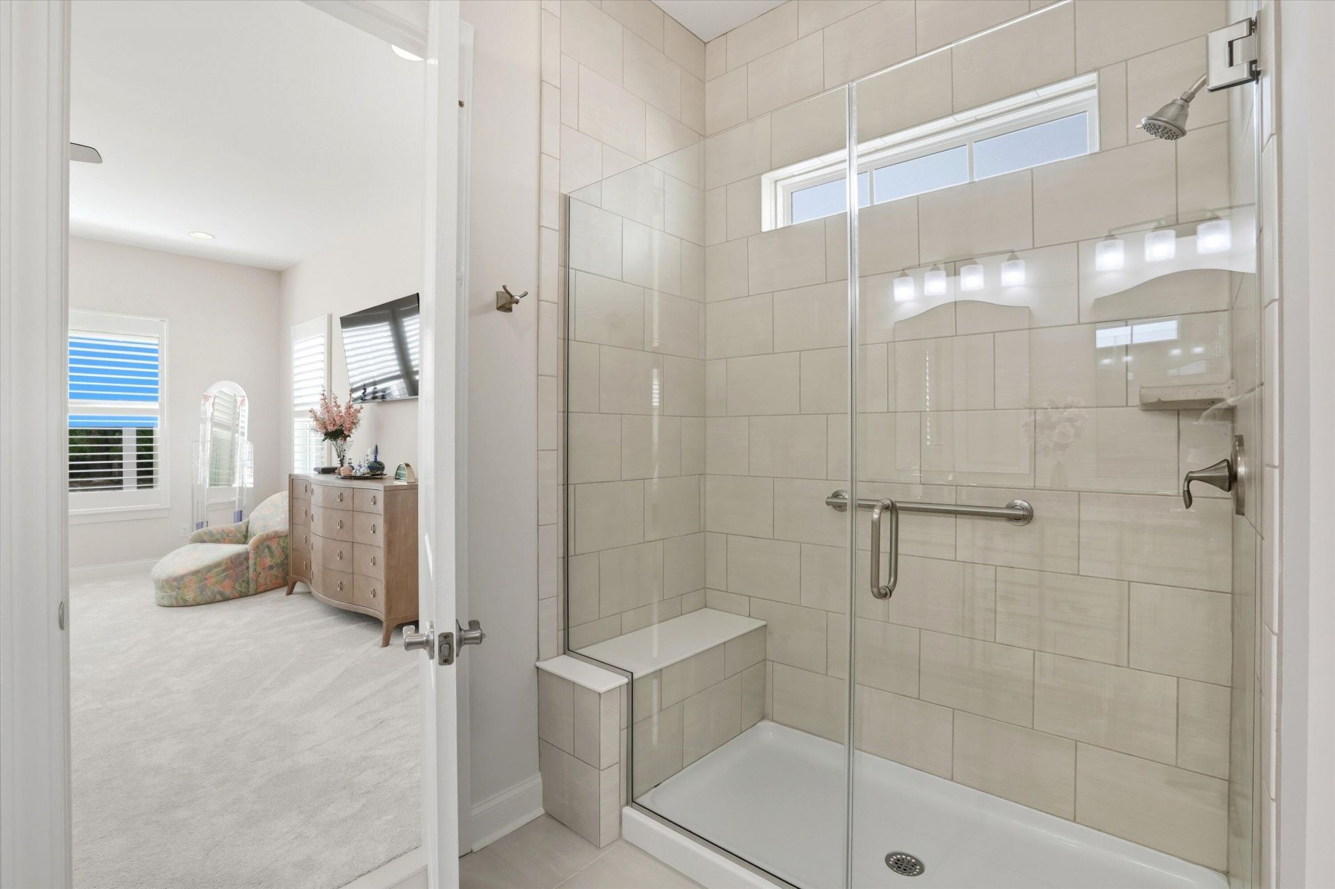 497 Four Seasons Boulevard Photo 25