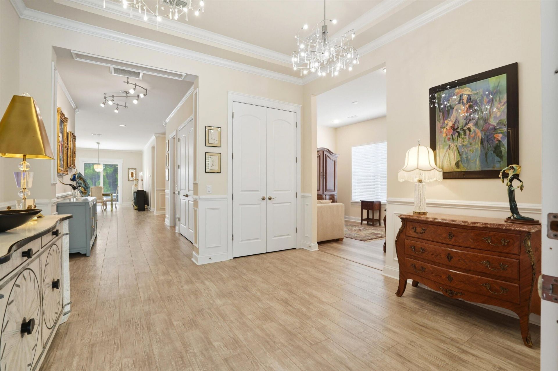 497 Four Seasons Boulevard Photo 5
