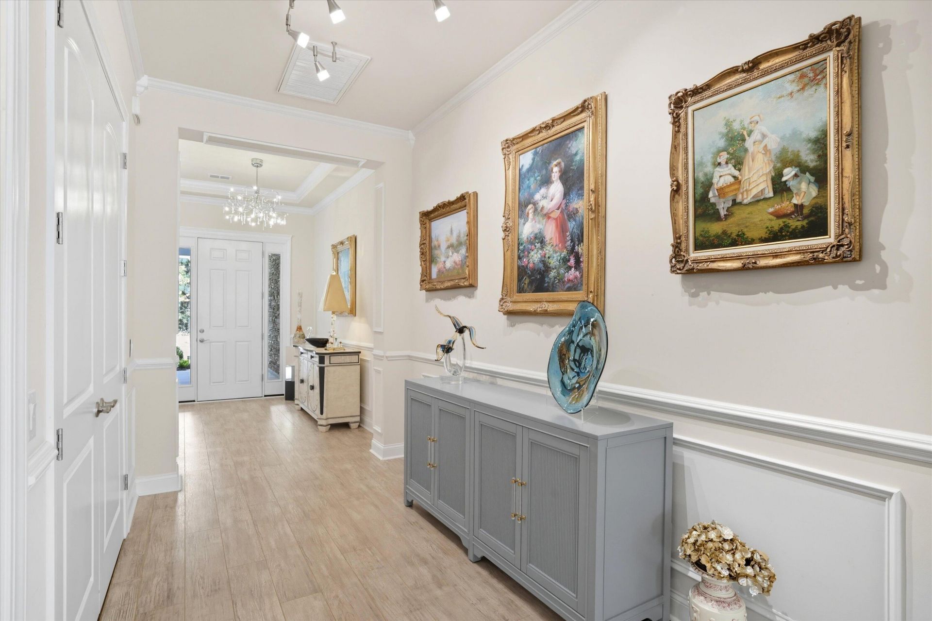 497 Four Seasons Boulevard Photo 6