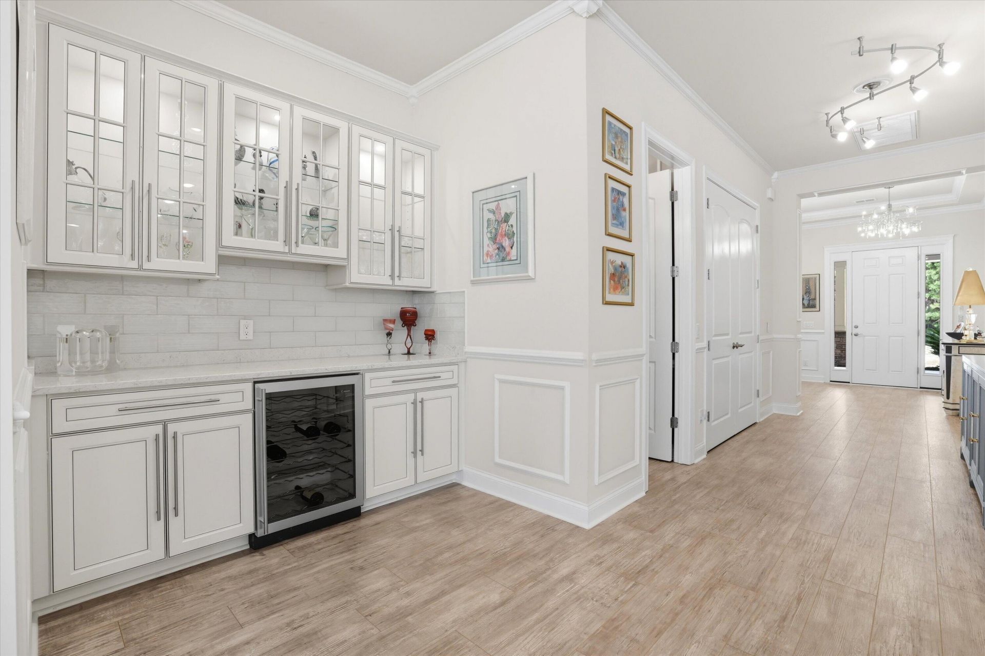 497 Four Seasons Boulevard Photo 7