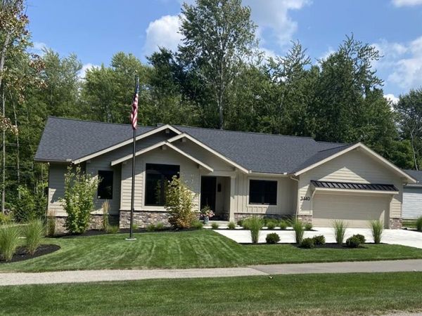 3440 N Squirrel Road, Auburn Hills, MI 48326