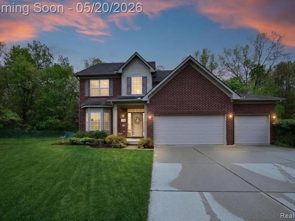 17154 Dew Point Court, Brownstown Twp, MI 48174
