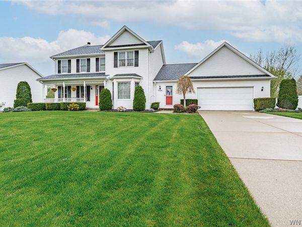 5504 Hallmark Lane , Lockport, NY 14094