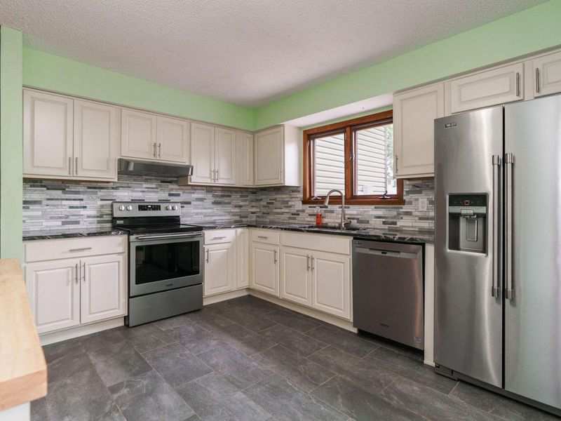 6629 Olivetree Court, Reynoldsburg, OH 43068 Photo 7