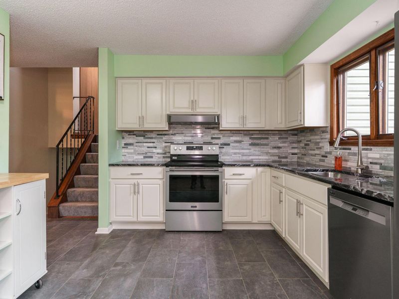 6629 Olivetree Court, Reynoldsburg, OH 43068 Photo 9