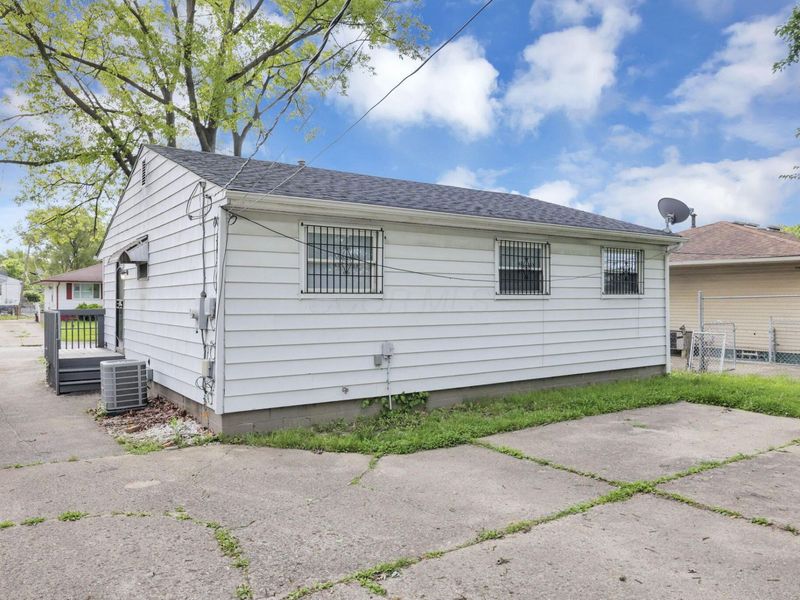 2535 Bulen Avenue , Columbus, OH 43207 Photo 30