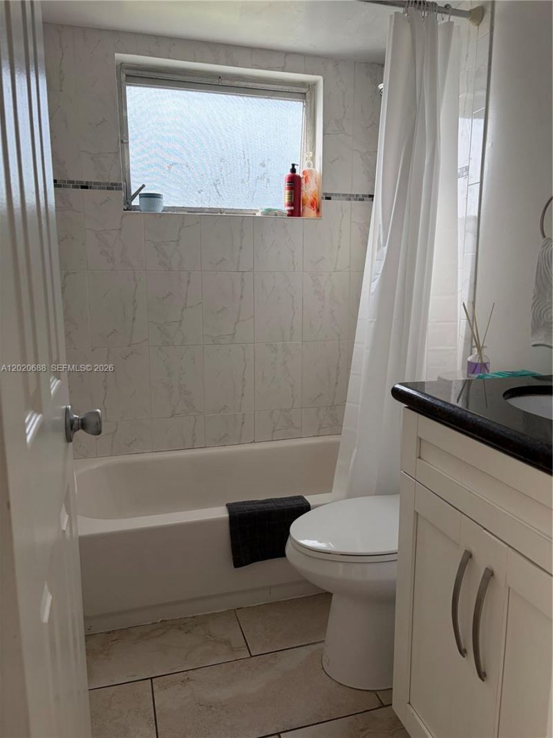270 Layne Blvd , Unit 215, Hallandale Beach, FL 33009 Photo