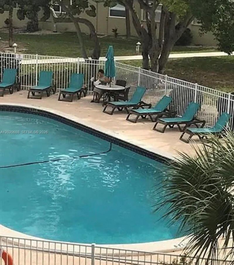 270 Layne Blvd , Unit 215, Hallandale Beach, FL 33009 Photo