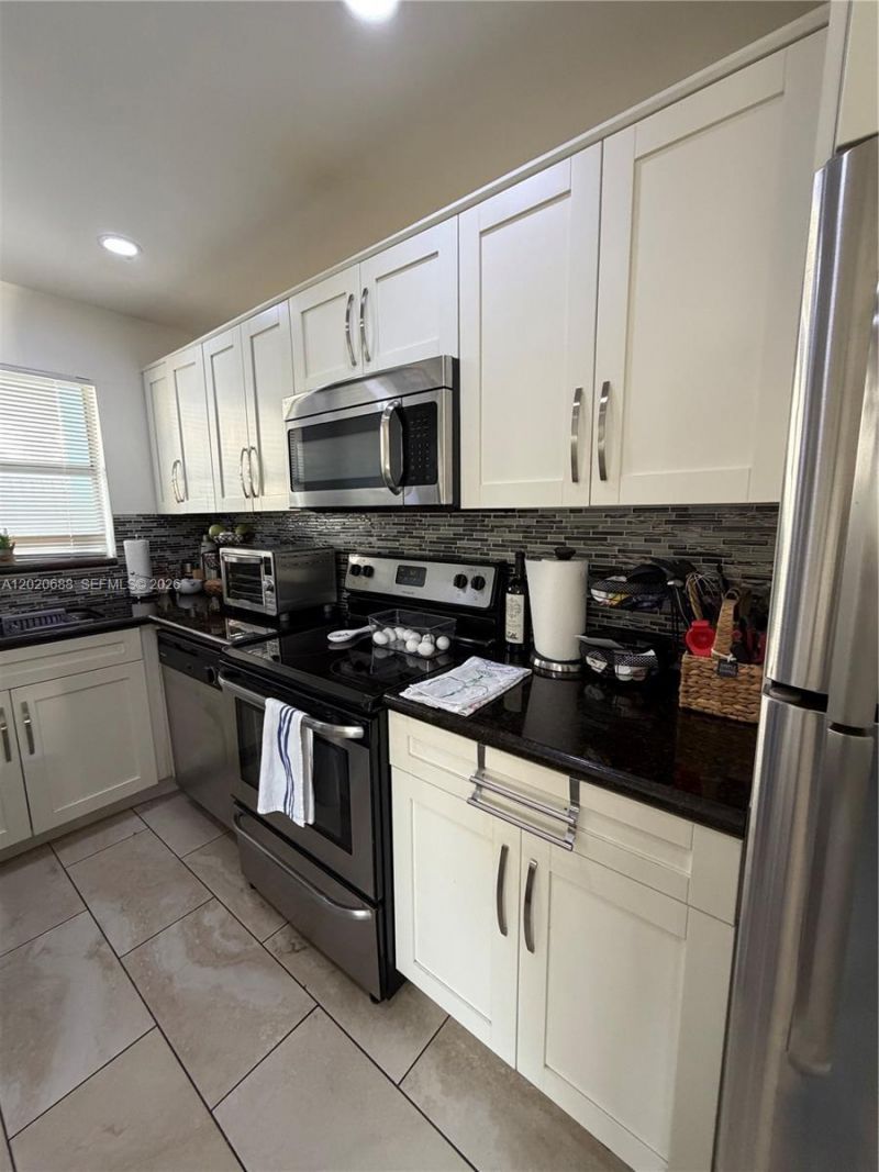 270 Layne Blvd , Unit 215, Hallandale Beach, FL 33009 Photo