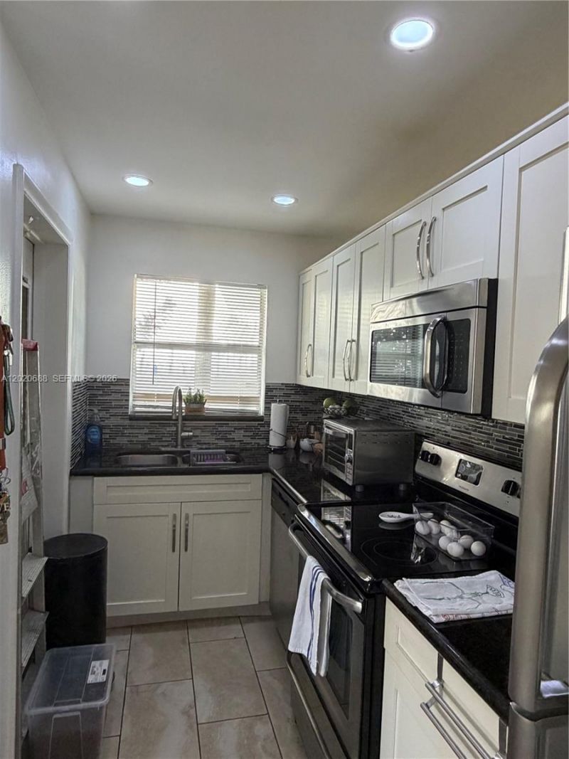 270 Layne Blvd , Unit 215, Hallandale Beach, FL 33009 Photo