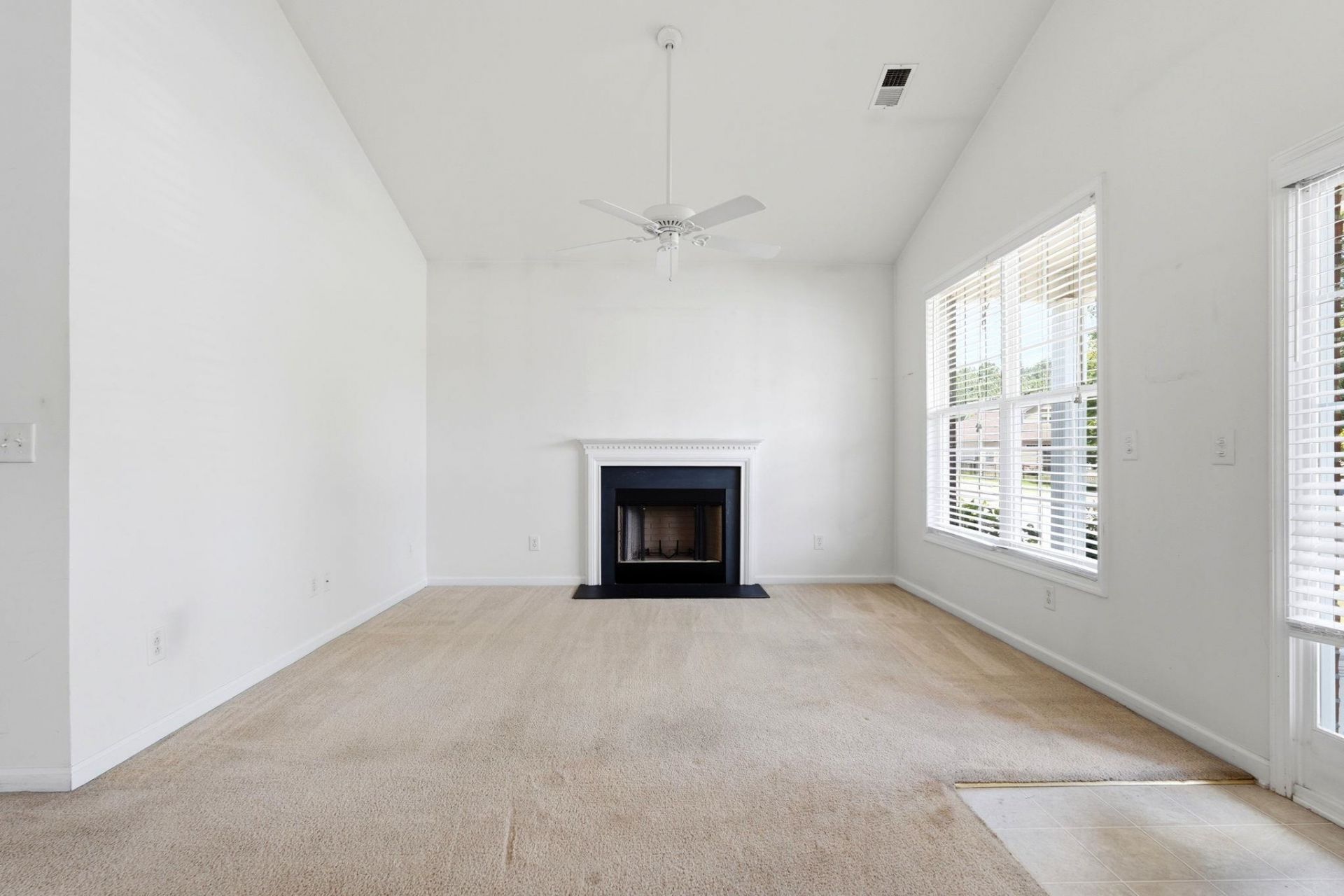 4757 Farm Lake Dr.  Photo 6