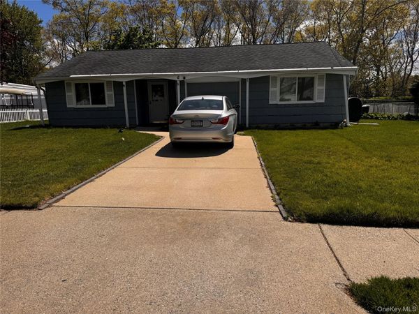22 Anne Drive , Selden, NY 11784