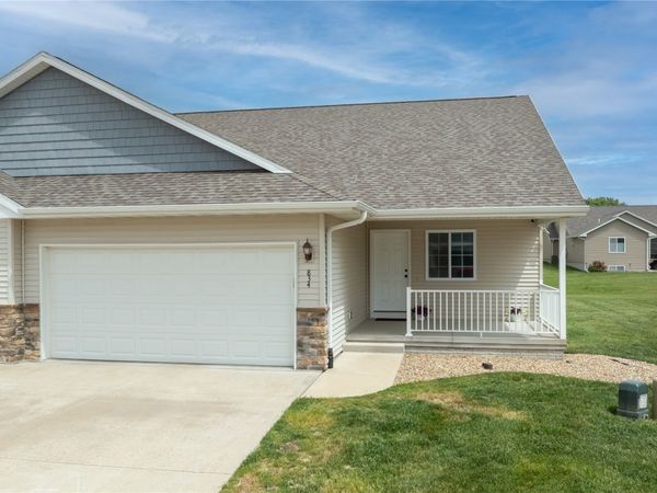 834 Crescent View Drive NE, Cedar Rapids, IA 52402