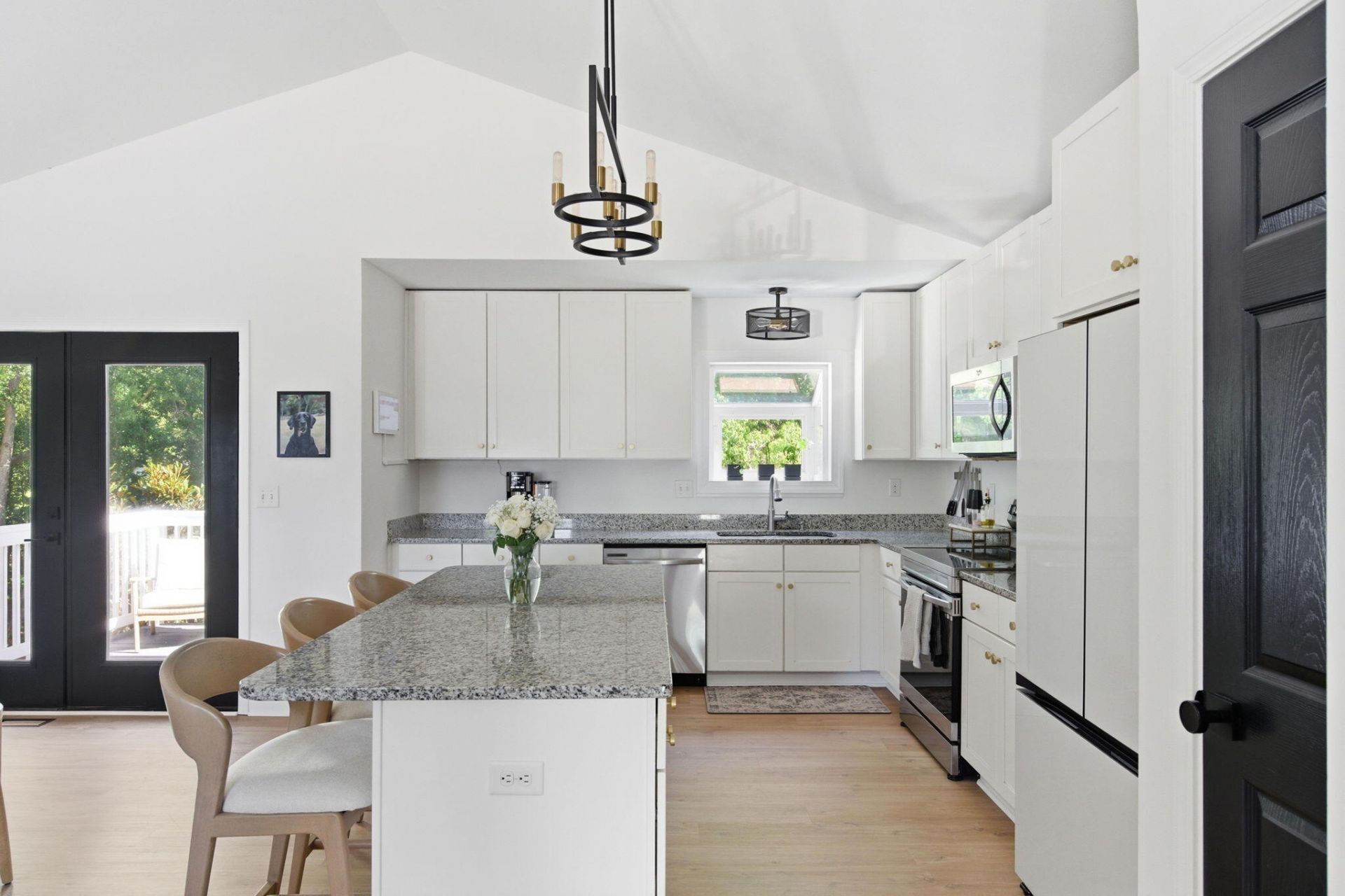 1504 Canton Square Photo 10