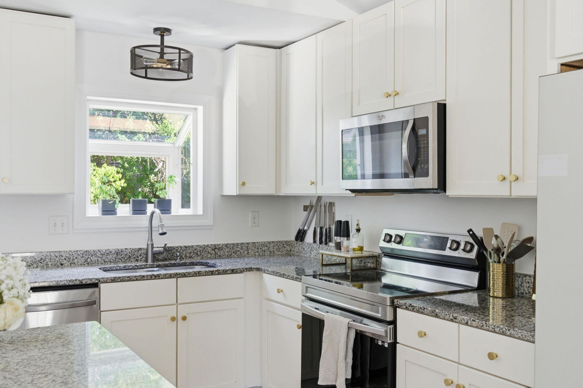 1504 Canton Square Photo 11