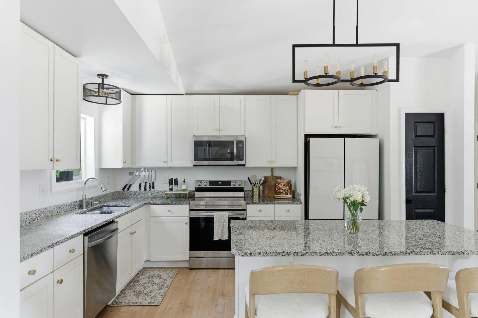 1504 Canton Square Photo 15