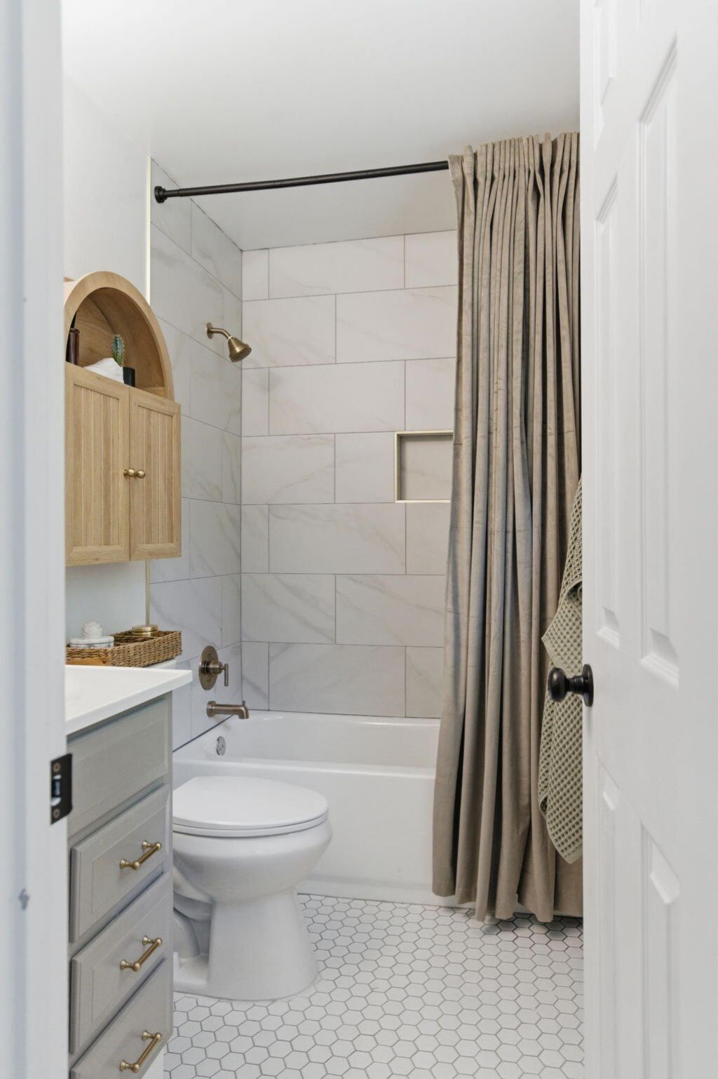 1504 Canton Square Photo 21