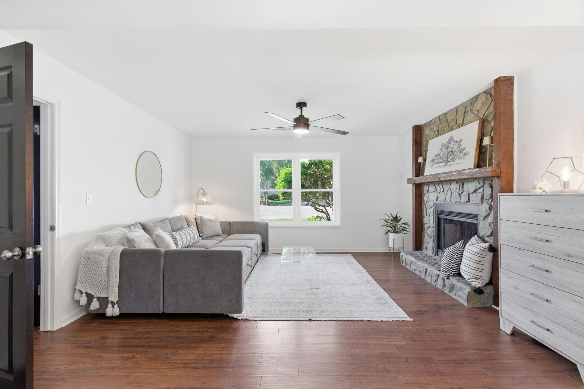 1504 Canton Square Photo 30