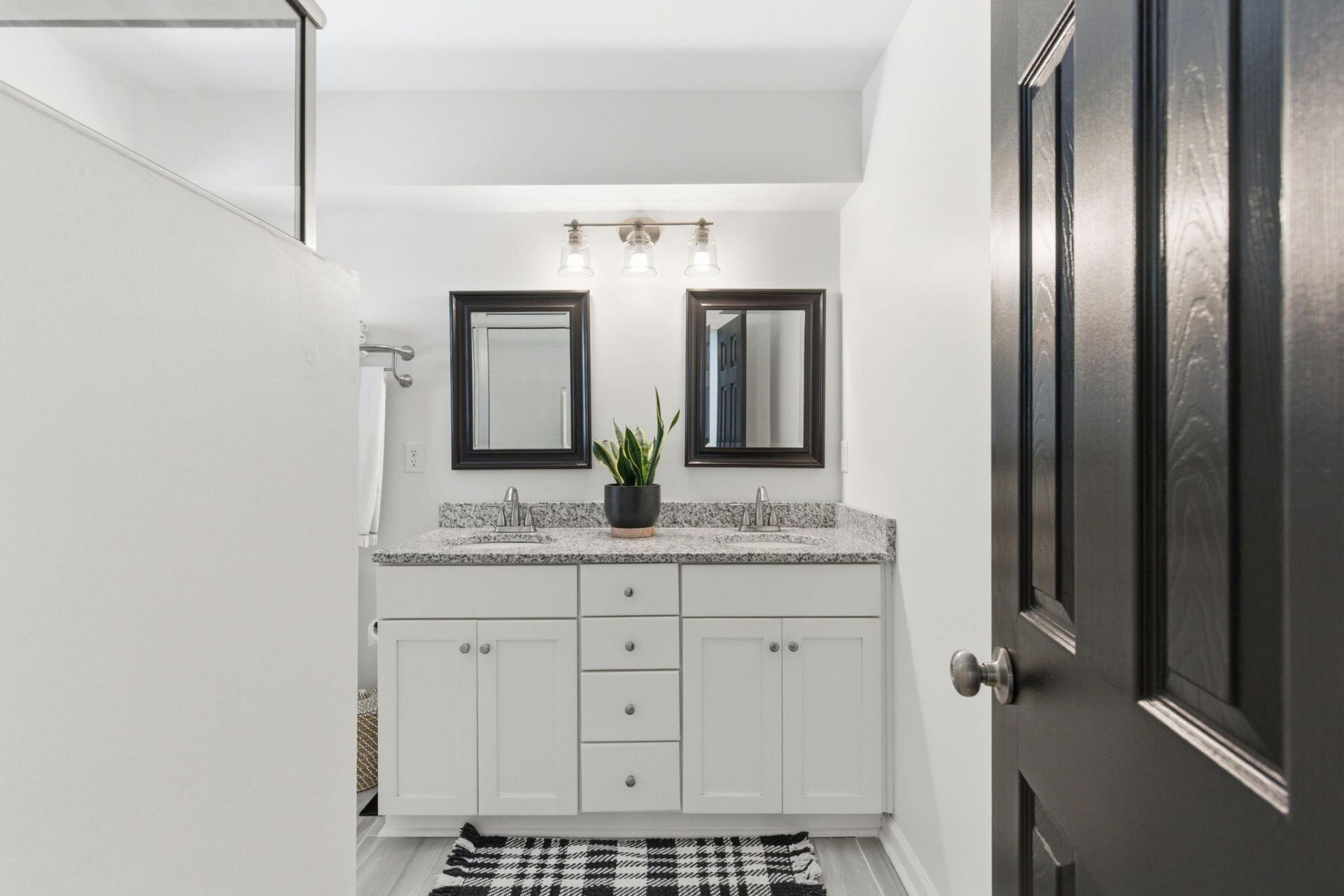 1504 Canton Square Photo 34