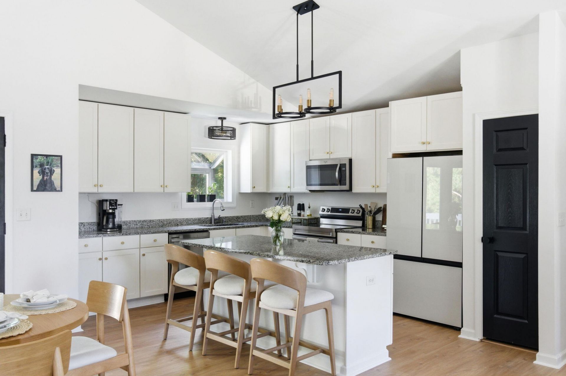 1504 Canton Square Photo 8