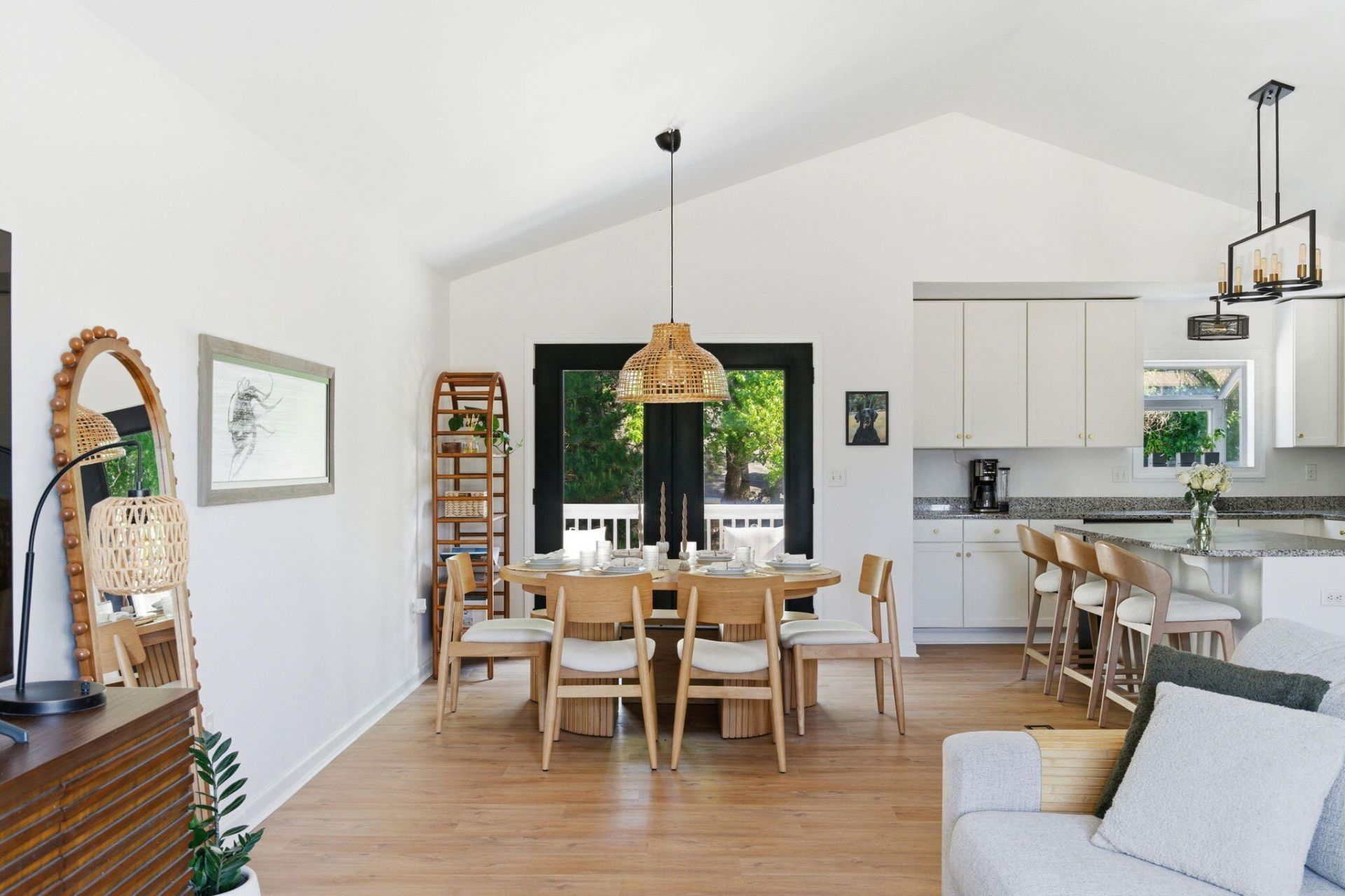 1504 Canton Square Photo 9