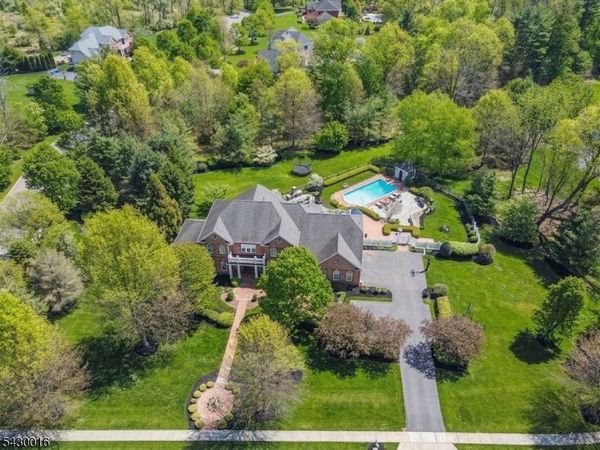1 Buckeye Ln, Raritan, NJ 08822
