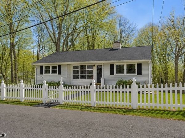 3 Castle Rock Rd, Jefferson, NJ 07849