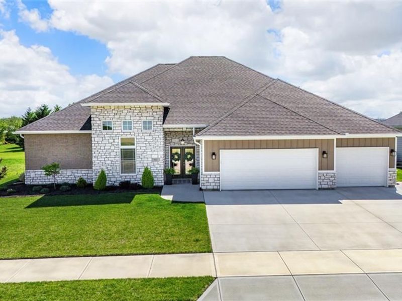 960 Rosenthal Drive, Tipp City, OH 45373 Photo 2