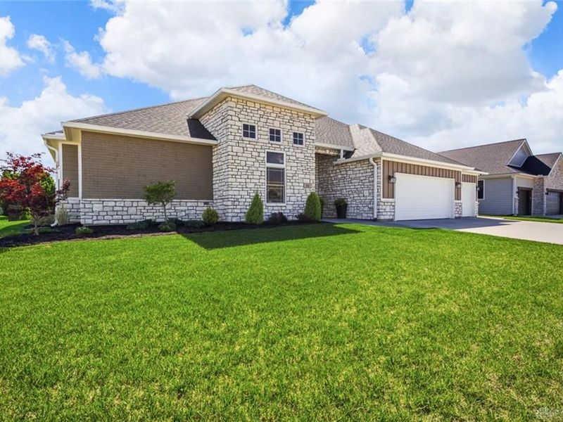 960 Rosenthal Drive, Tipp City, OH 45373 Photo 3