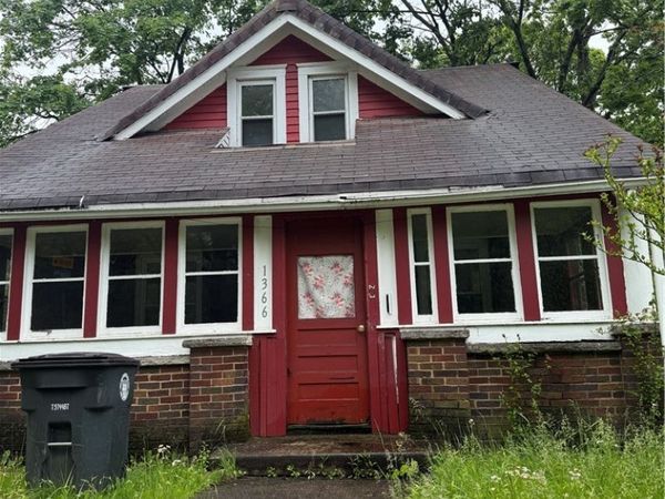 1366 Superior Avenue , Akron, OH 44307