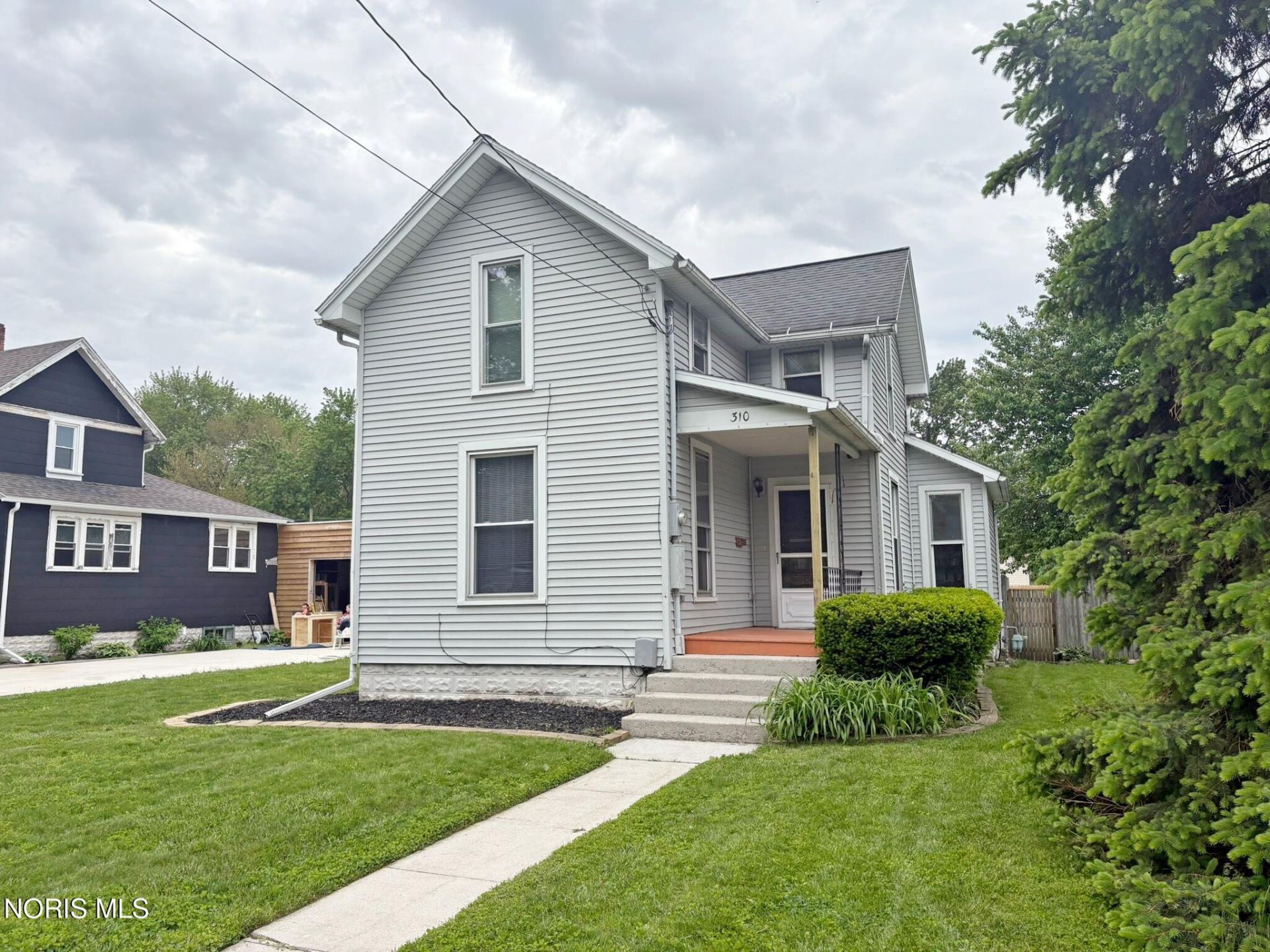 310 Buttonwood Avenue, Bowling Green, OH 43402 Main Photo