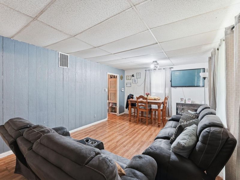 1057 S Hampton Road , Columbus, OH 43227 Photo 3