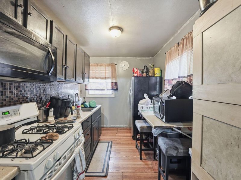1057 S Hampton Road , Columbus, OH 43227 Photo 7